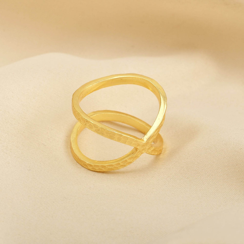 Hammered Criss Cross Stackable Rings - La Vitá Jewels