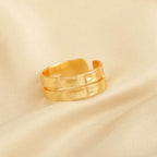 Gold Hammered Double Band Ring - La Vitá Jewels