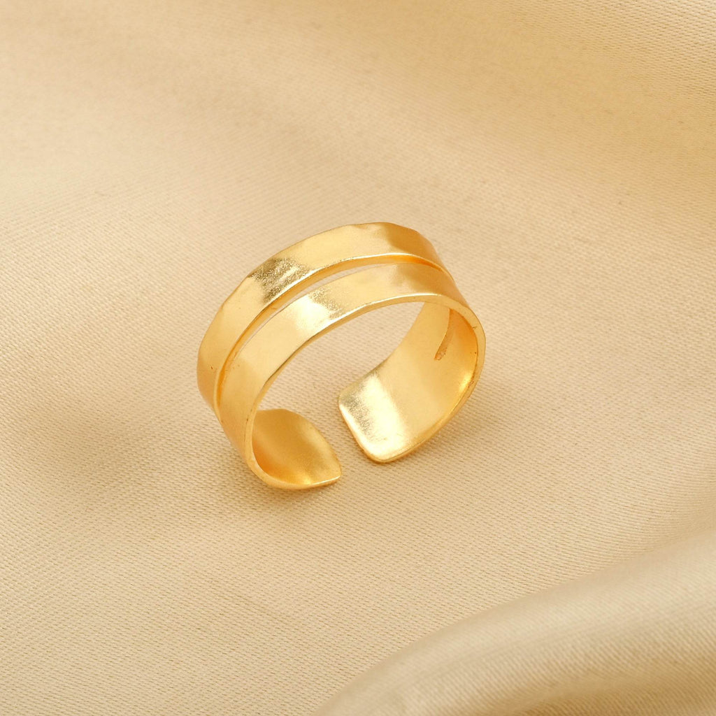 Gold Hammered Double Band Ring - La Vitá Jewels