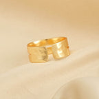 Gold Hammered Double Band Ring - La Vitá Jewels