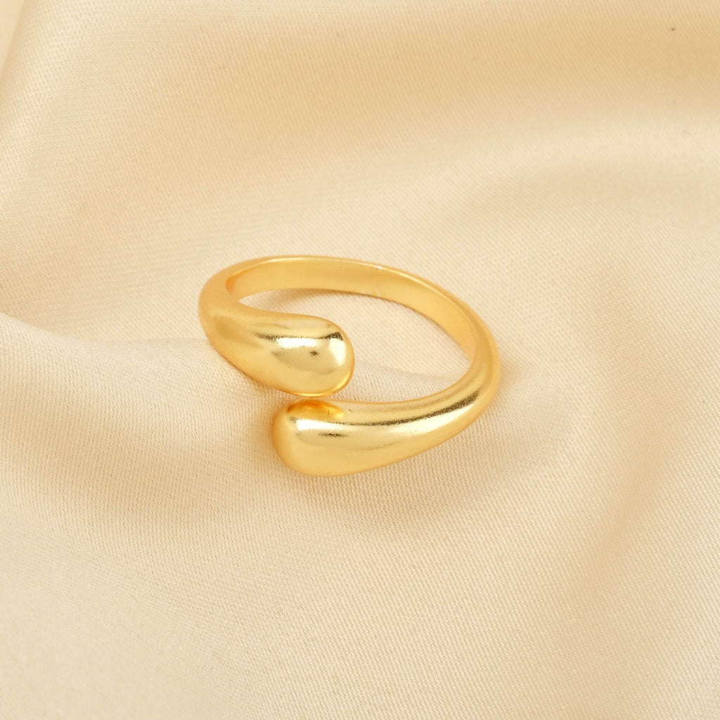 Chunky Gold Love Hug Rings - La Vitá Jewels