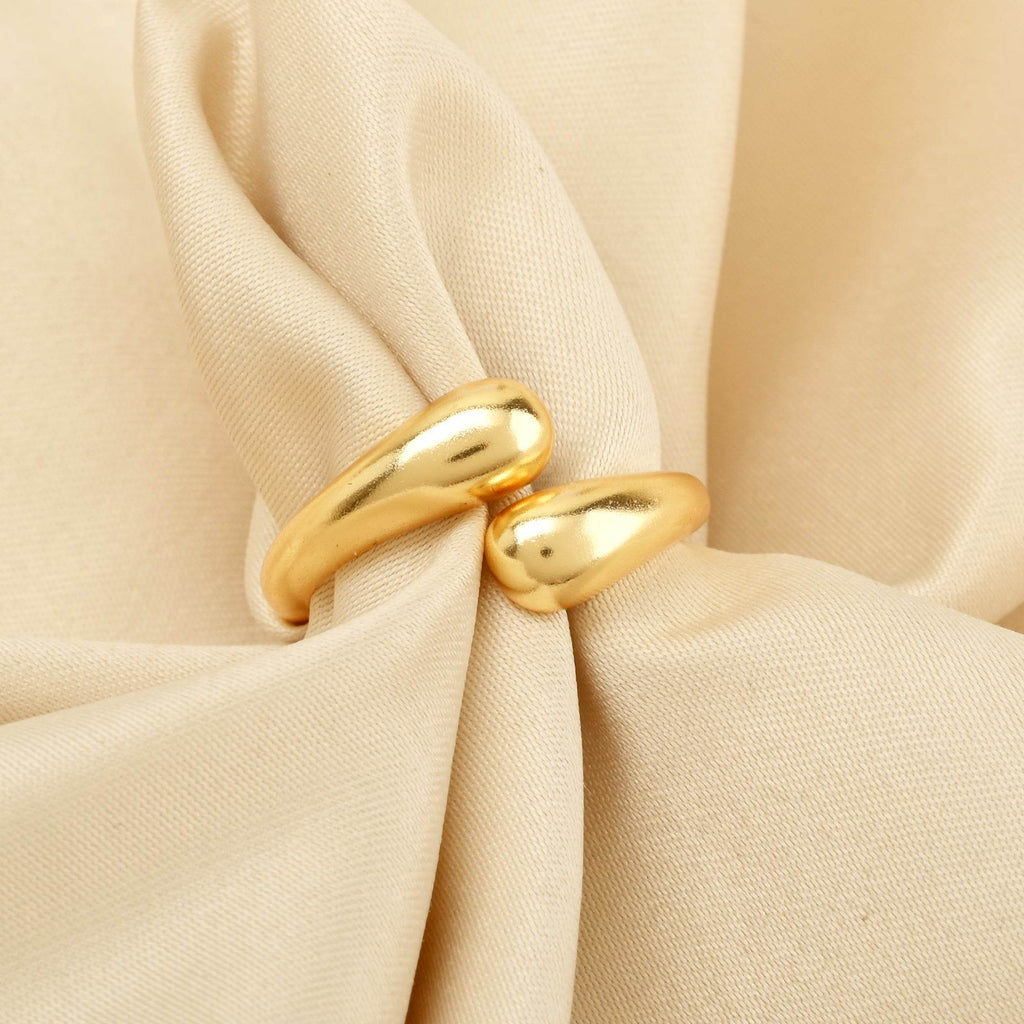 Chunky Gold Love Hug Rings - La Vitá Jewels
