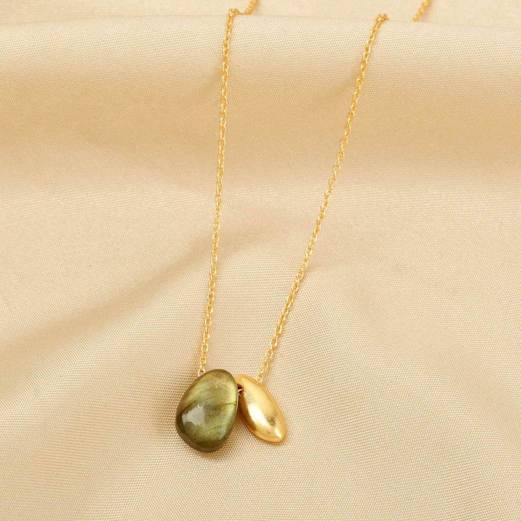 Kayla Bean Shape Labradorite Dainty Necklace - La Vitá Jewels