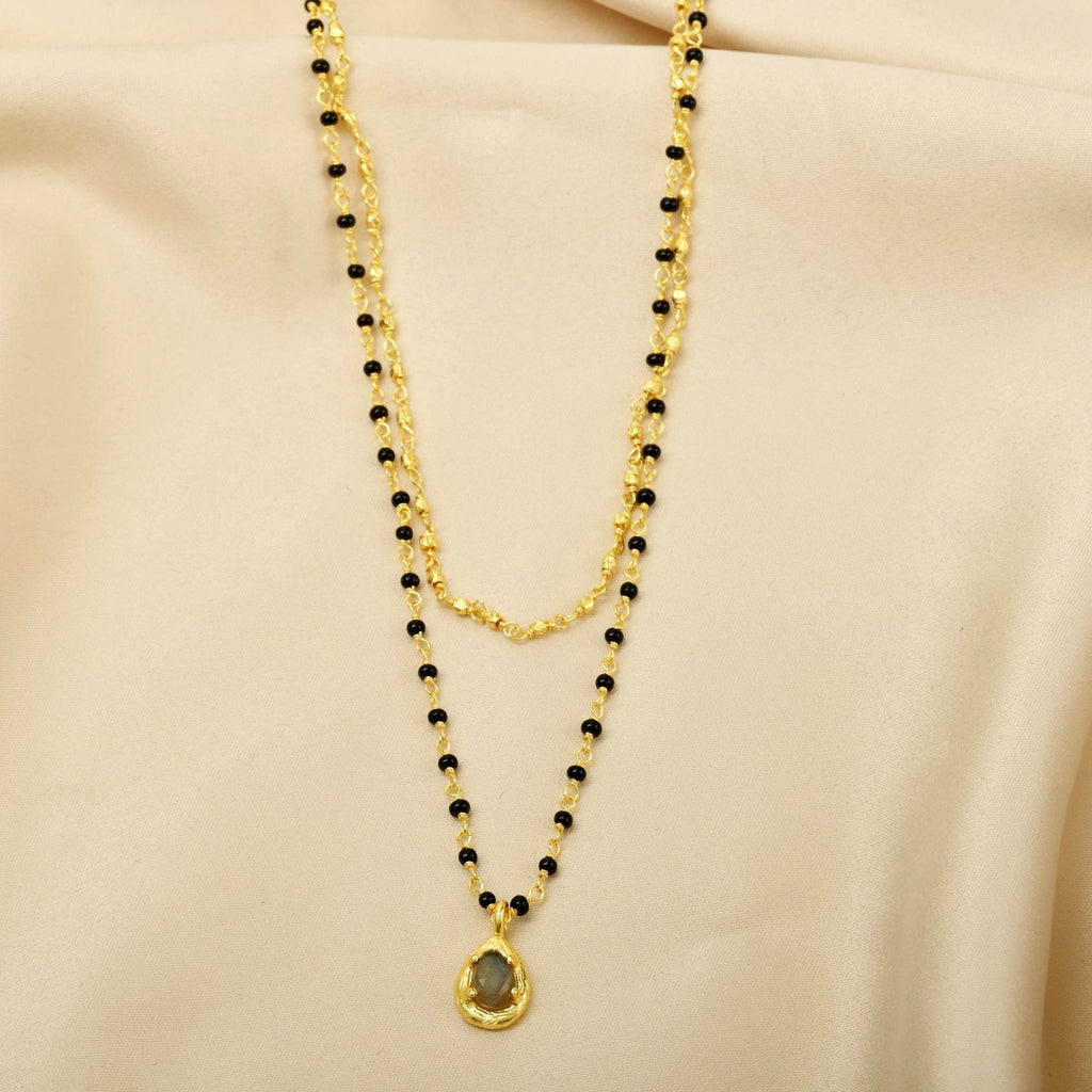 Labradorite with Black Onyx Beads Necklace - La Vitá Jewels
