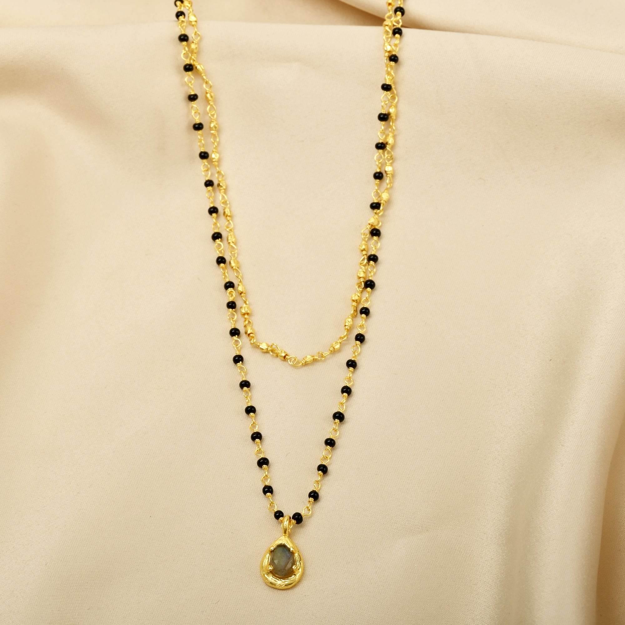 Labradorite with Black Onyx Beads Necklace - La Vitá Jewels