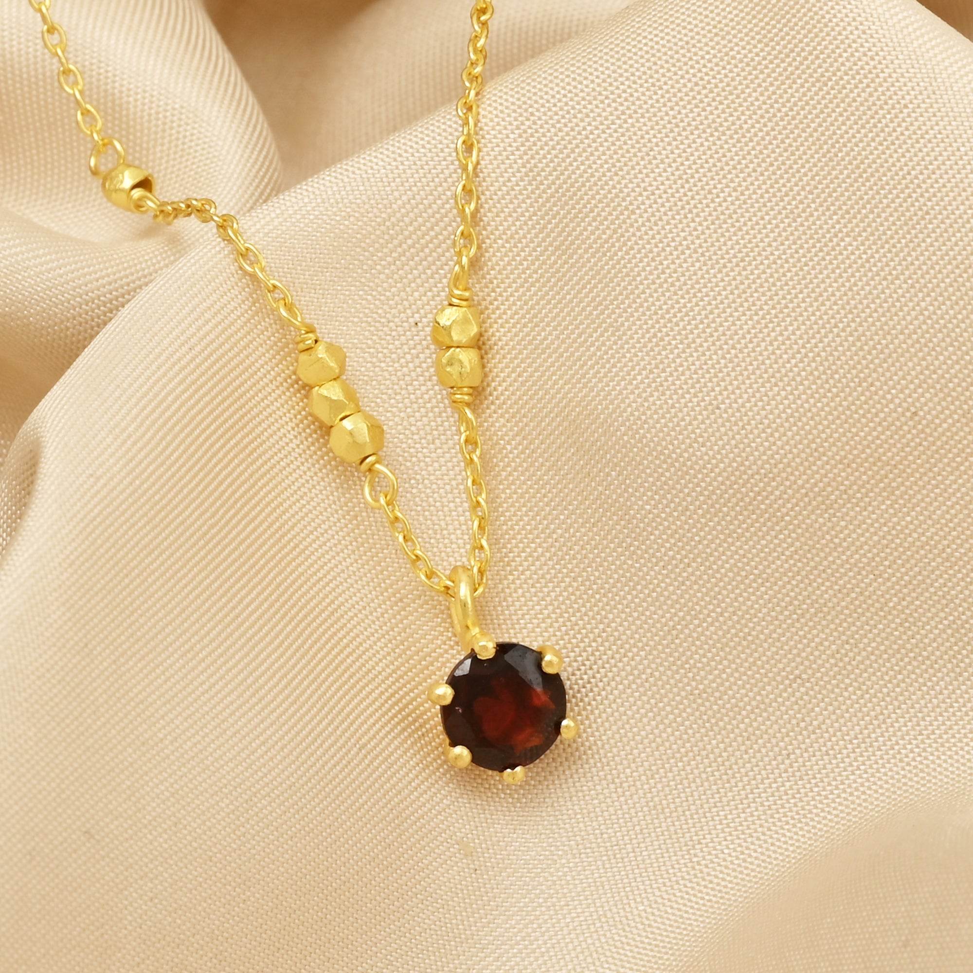 Garnet Gemstone with Metal Beads Necklaces in Sterling Silver - La Vitá Jewels