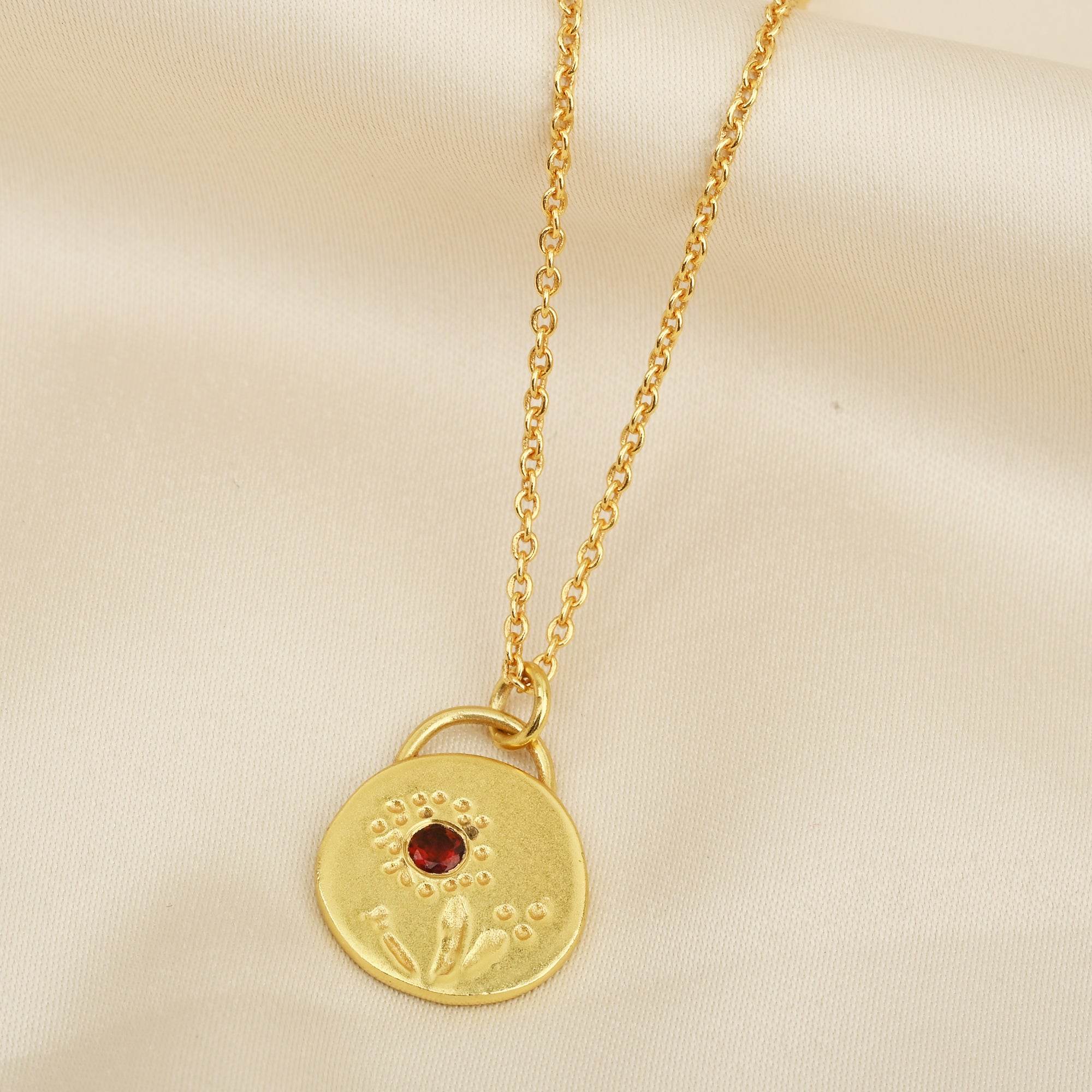 Flower Texture with Garnet Gemstone Necklaces - La Vitá Jewels