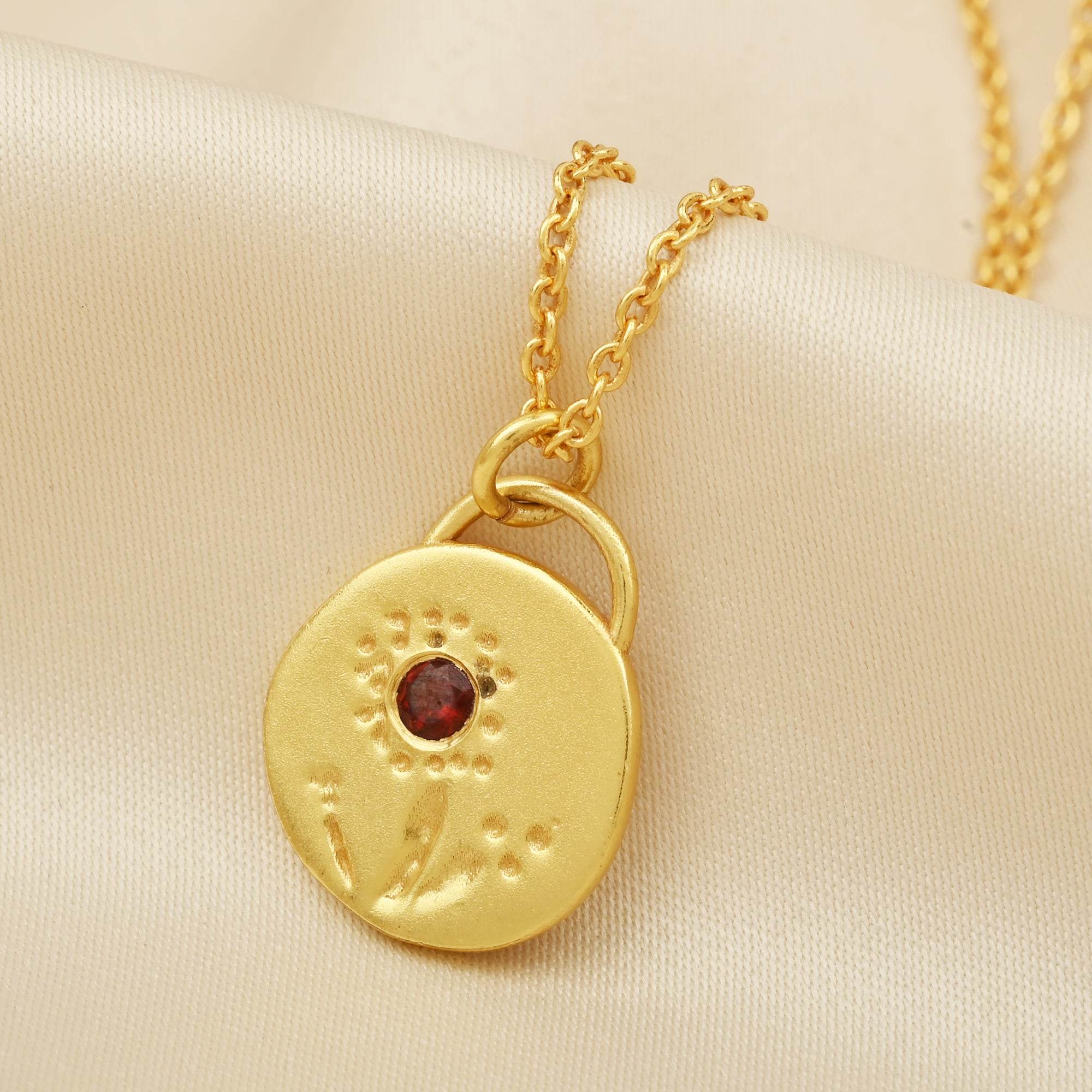 Flower Texture with Garnet Gemstone Necklaces - La Vitá Jewels