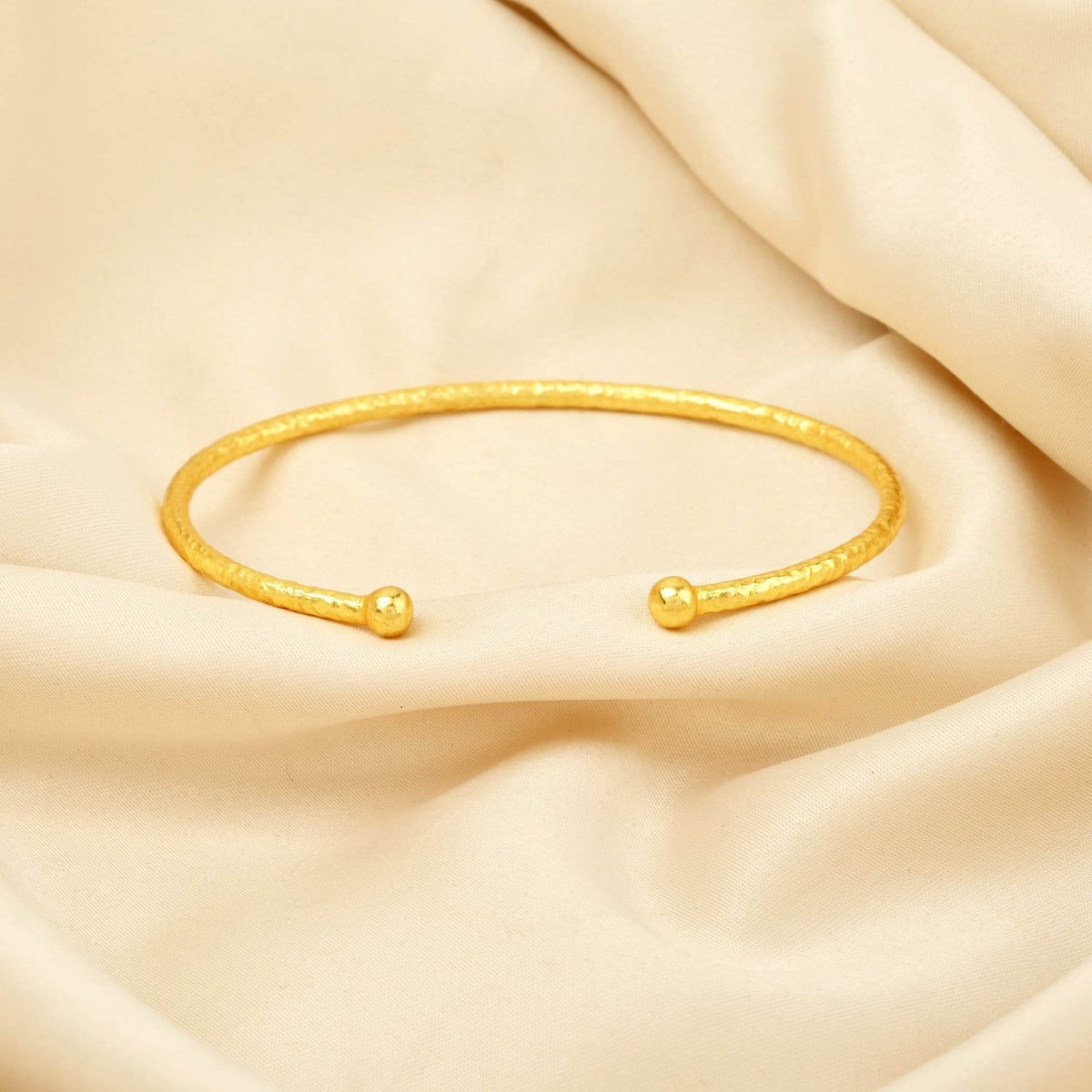 Open Cuff Hammered Metal Bangle Bracelets - La Vitá Jewels