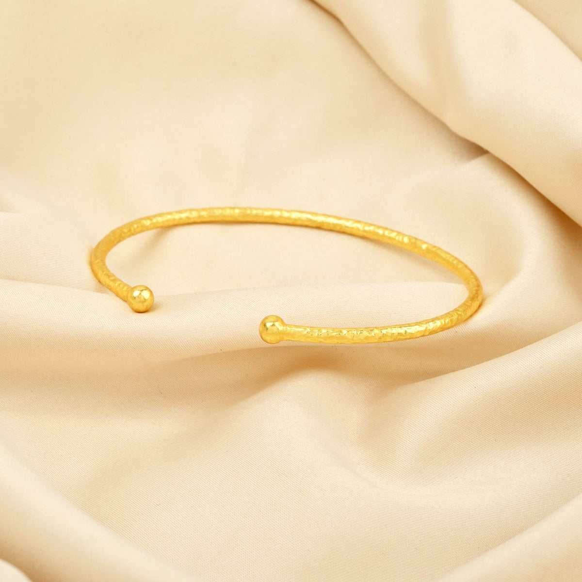 Open Cuff Hammered Metal Bangle Bracelets - La Vitá Jewels