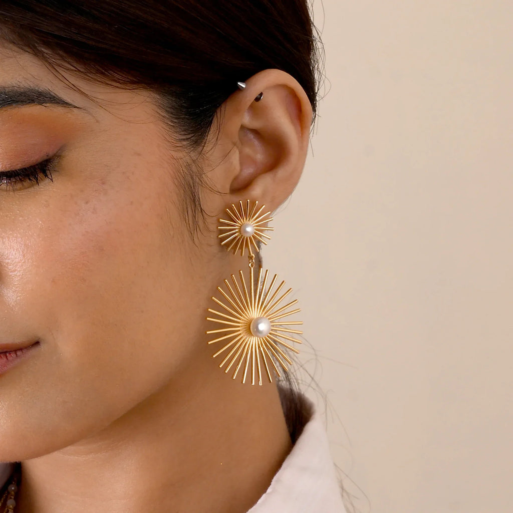 Baroque Pearl Flower Dangle Earrings - La Vitá Jewels
