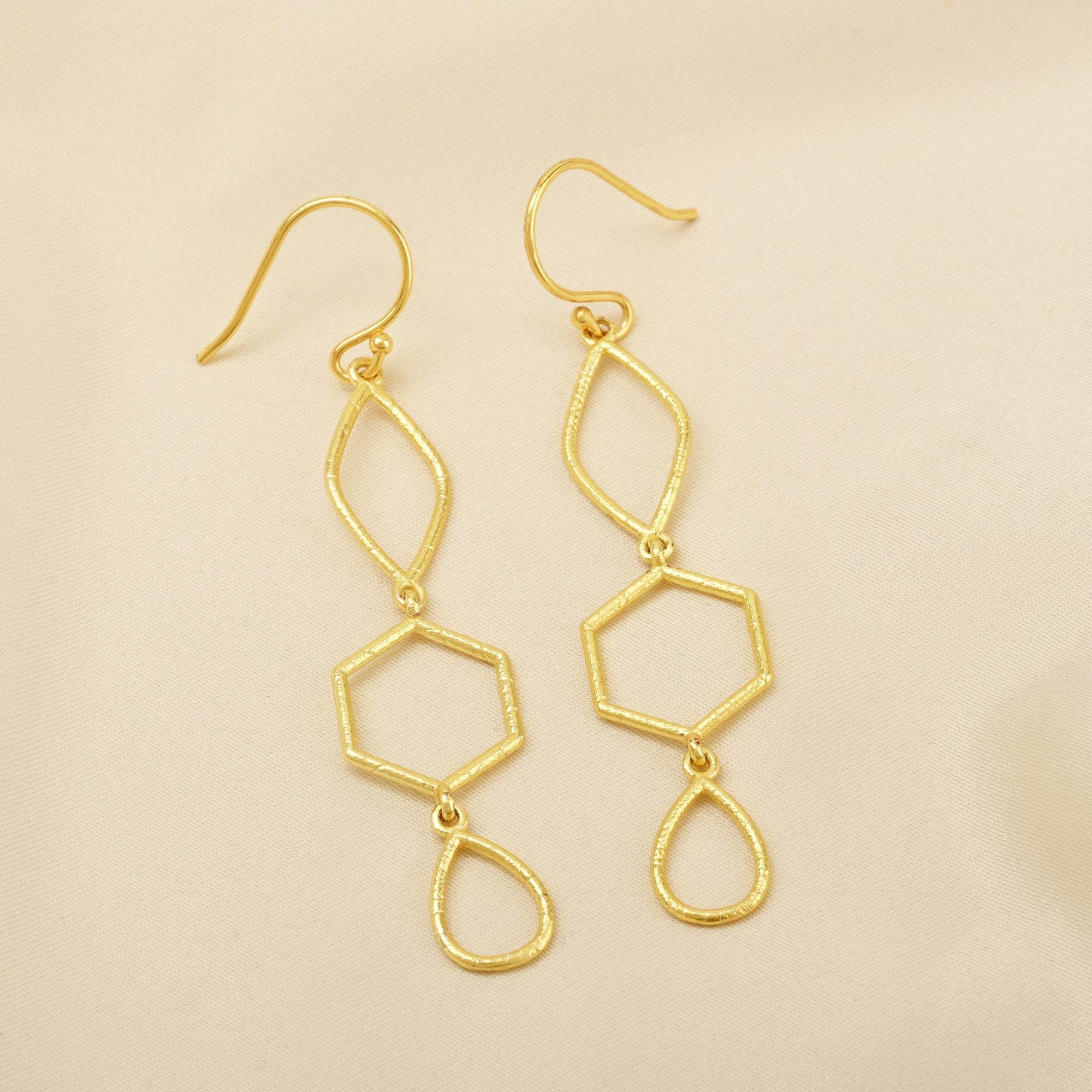 Hammered Metal Dangle Earrings - La Vitá Jewels