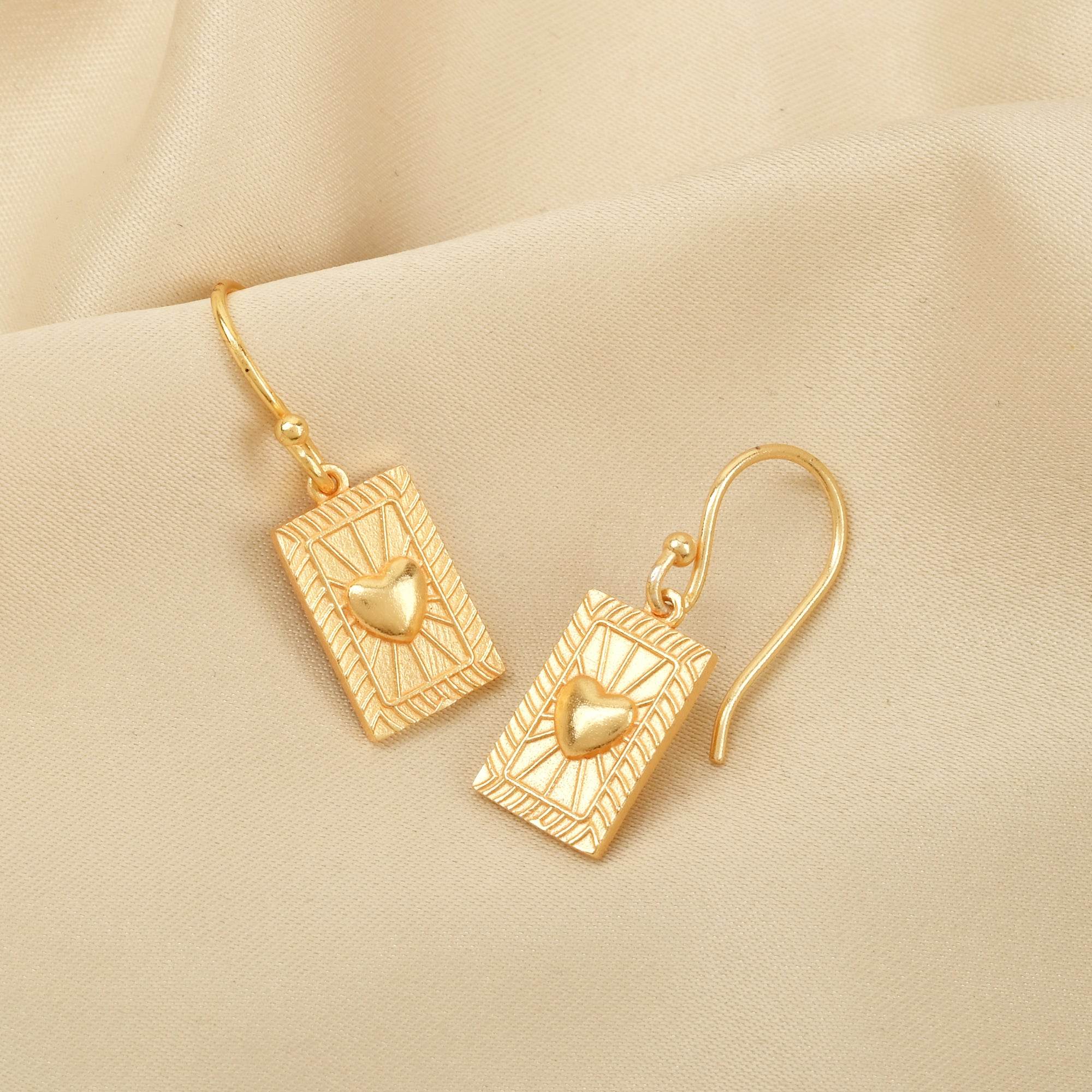 Metal Texture with Heart Earrings - La Vitá Jewels