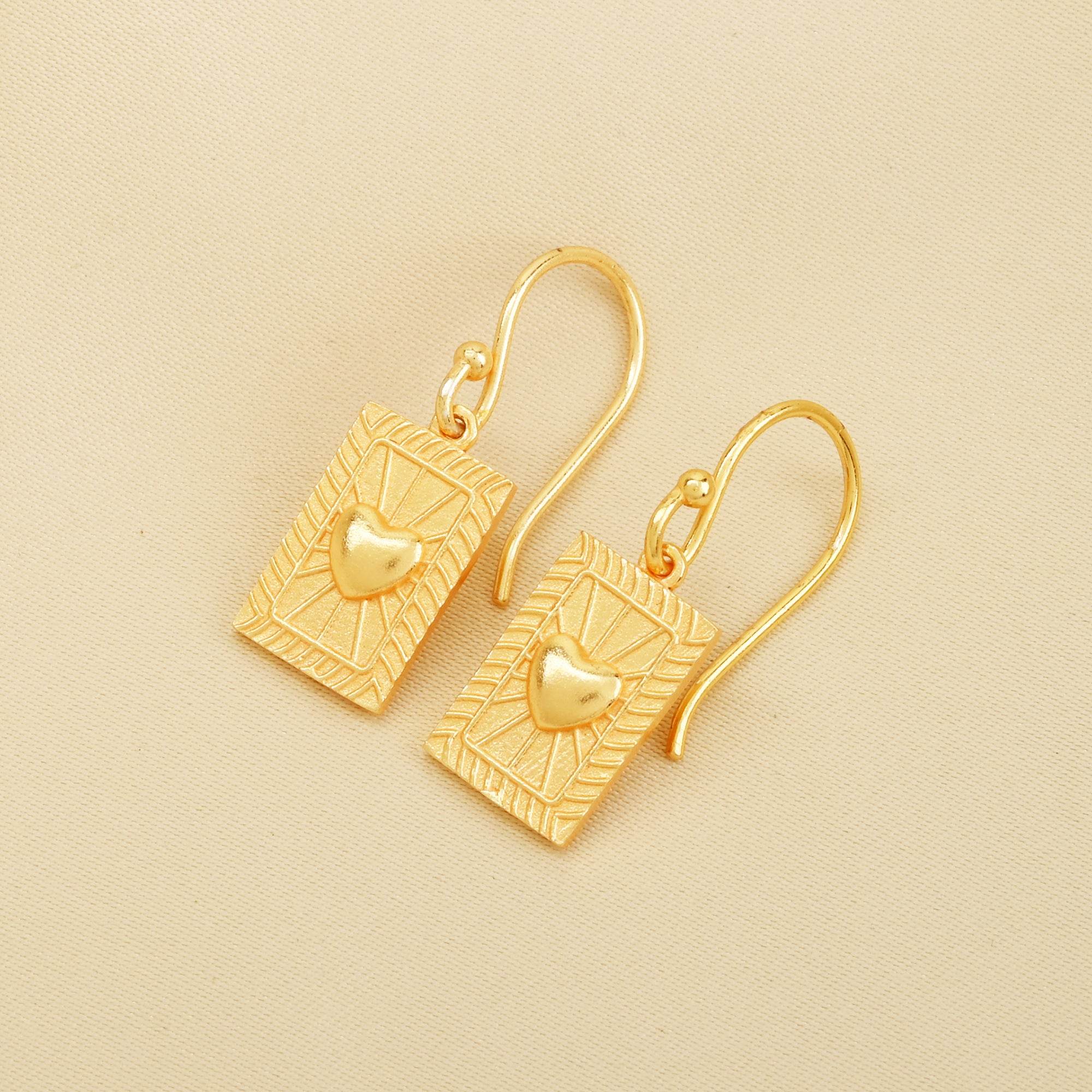 Metal Texture with Heart Earrings - La Vitá Jewels