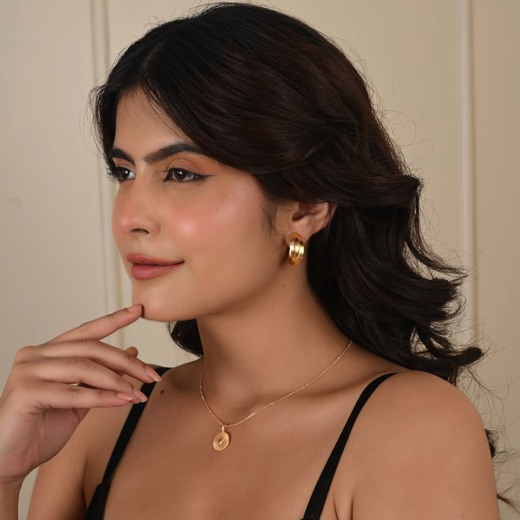 Golden Twisted Hoop Earrings - La Vitá Jewels