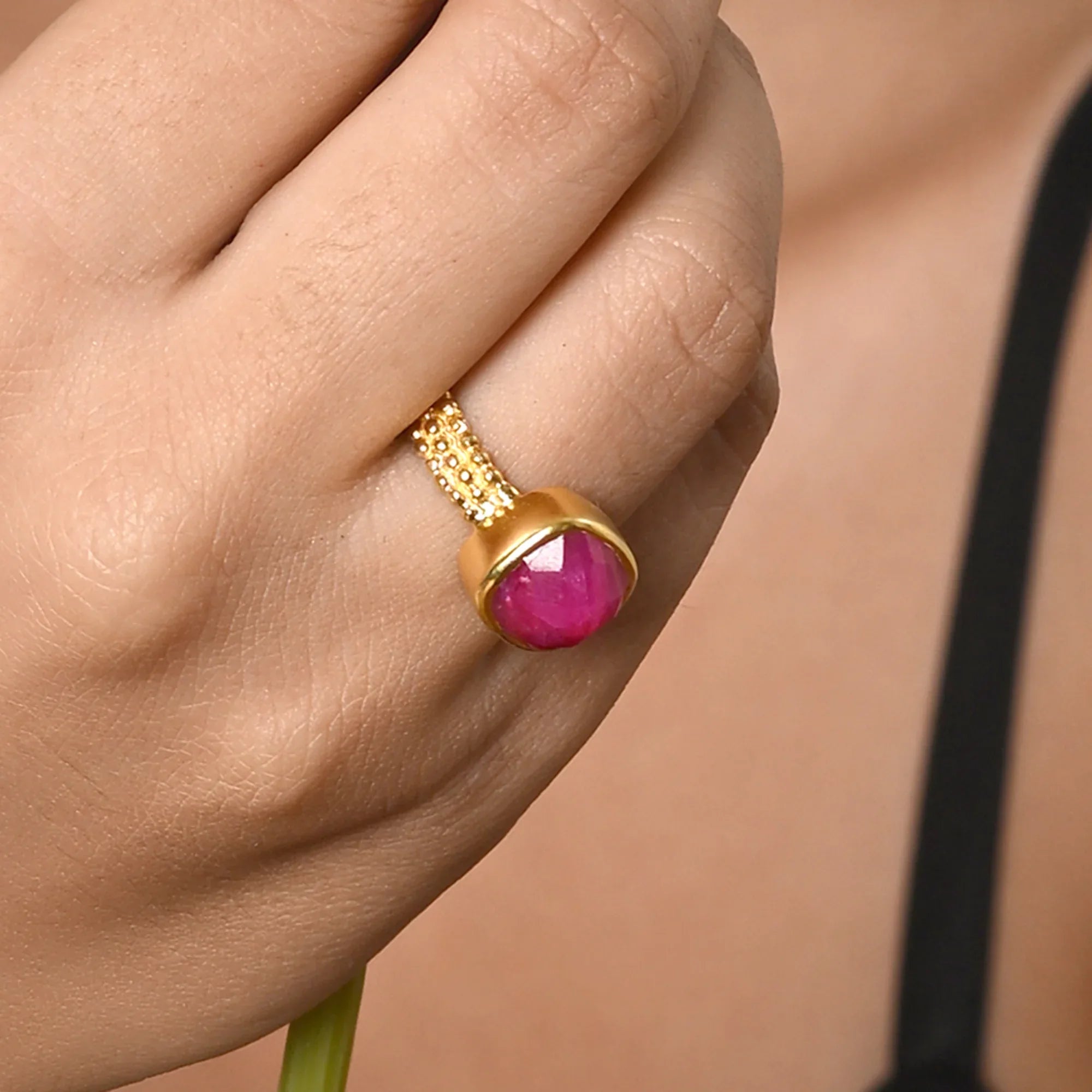 Sterling Silver Handcrafted Ruby Beaded Band Ring - La Vitá Jewels