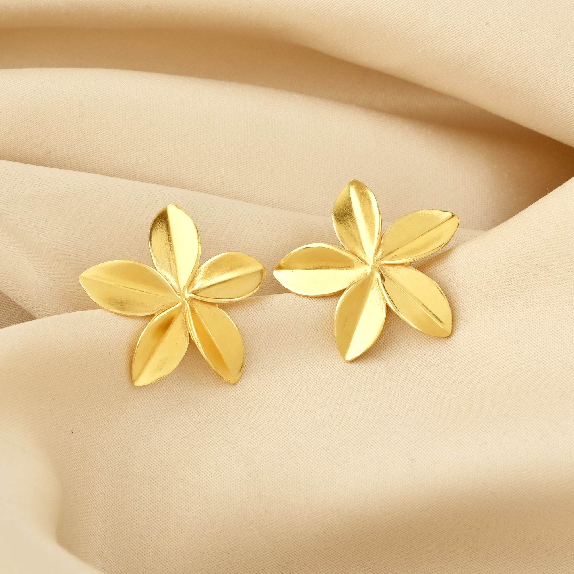 Metal Flower Stud Earrings - La Vitá Jewels