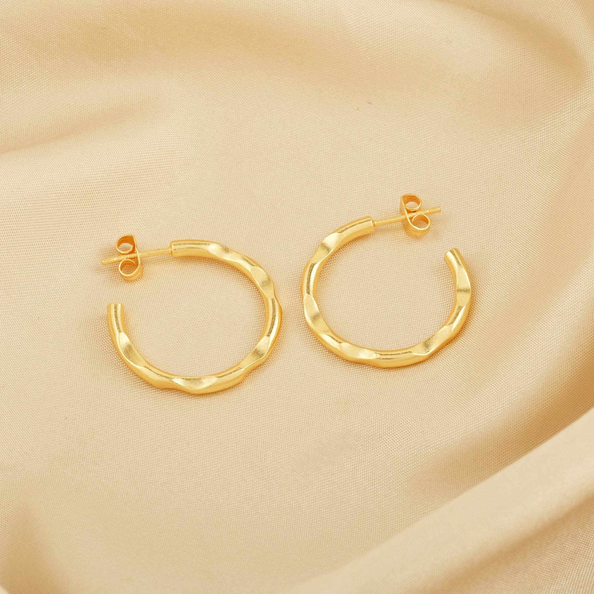 Half Circle Hoop Earrings - La Vitá Jewels