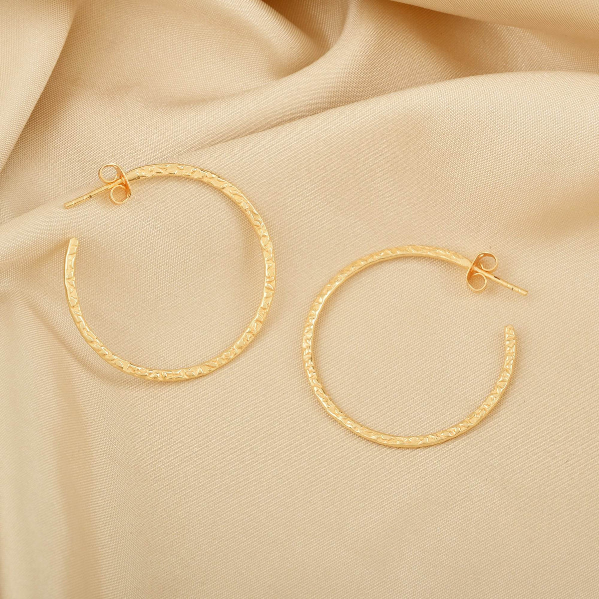 Textured Hoop Earrings - La Vitá Jewels