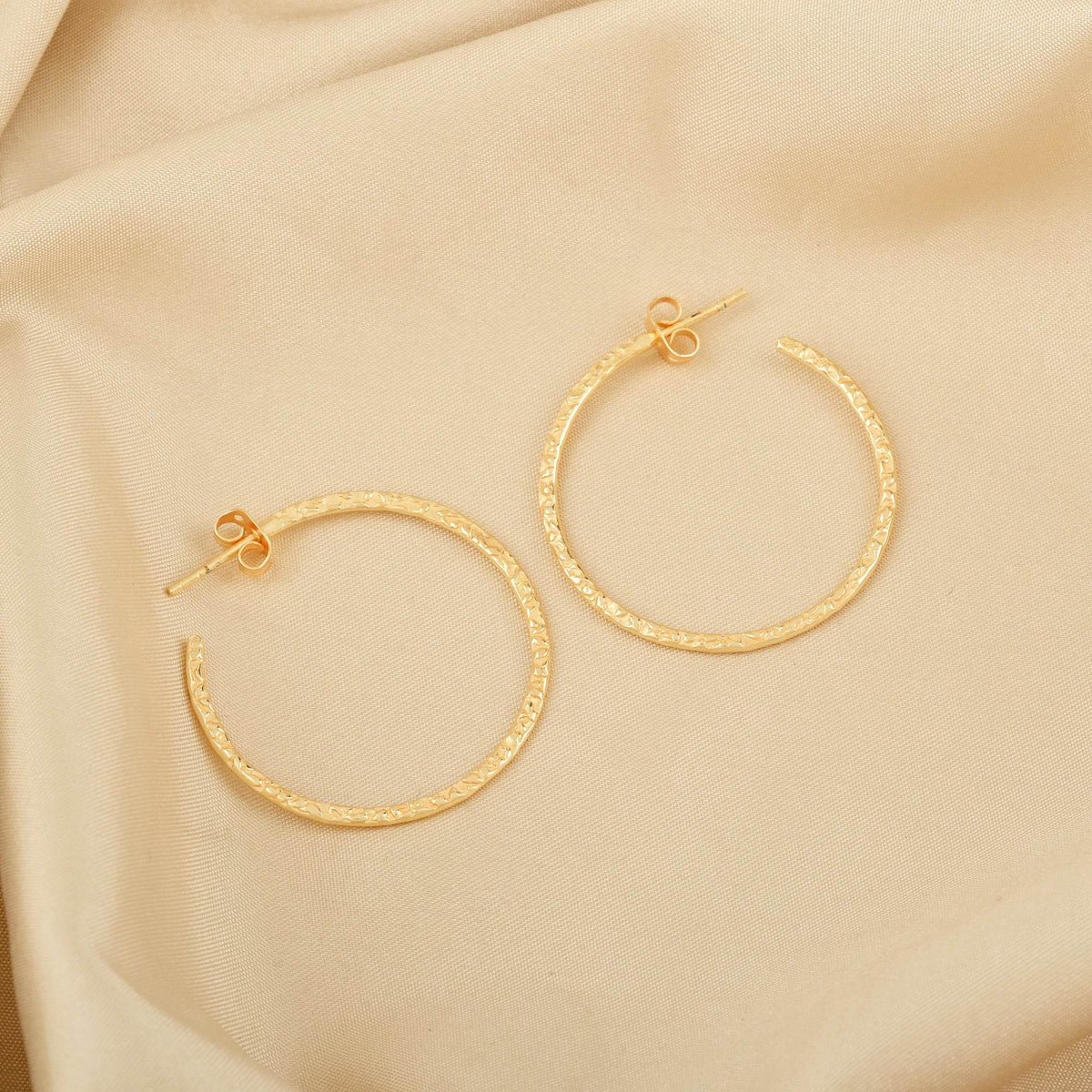 Textured Hoop Earrings - La Vitá Jewels
