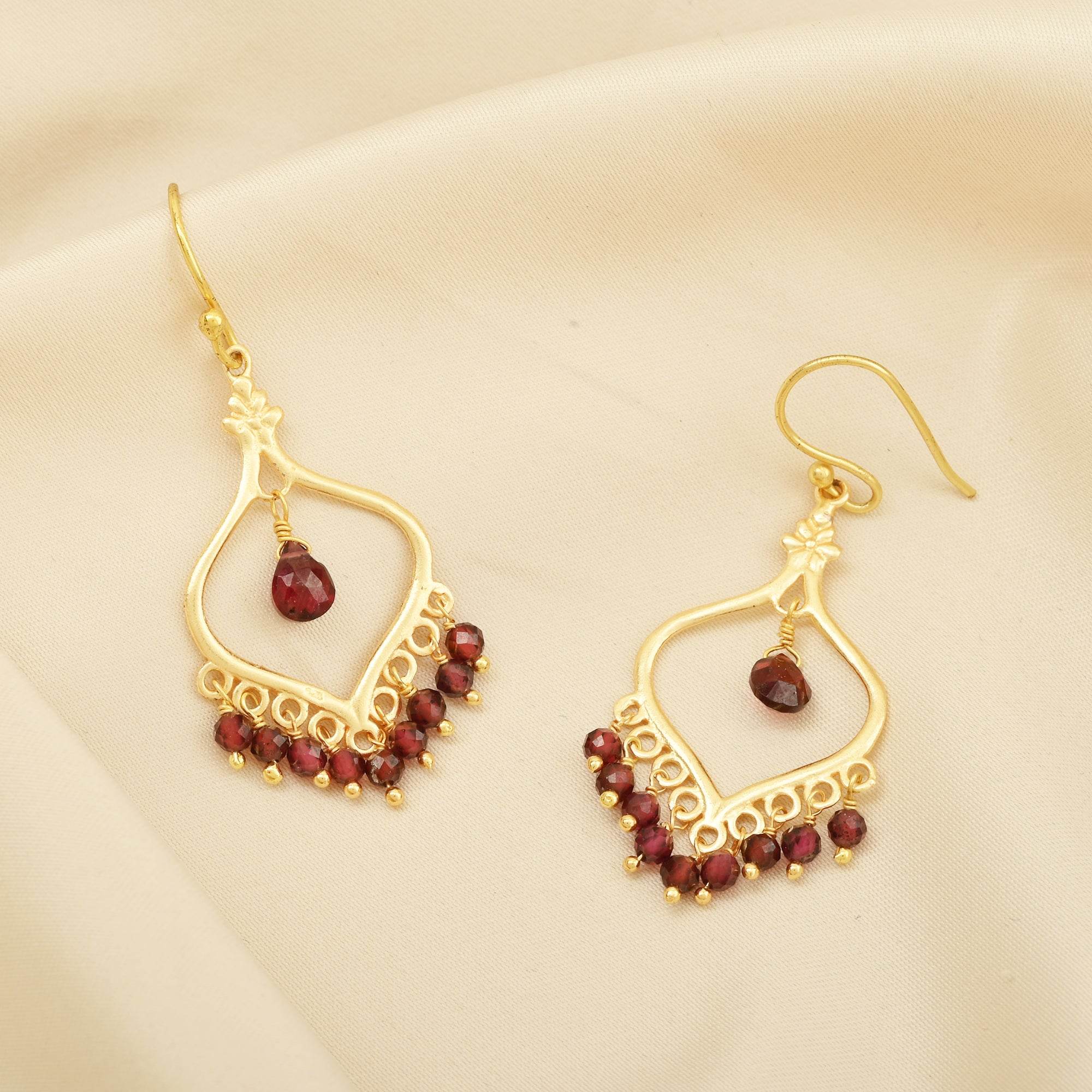 Majestic Garnet Gemstone Fringe Earring - La Vitá Jewels