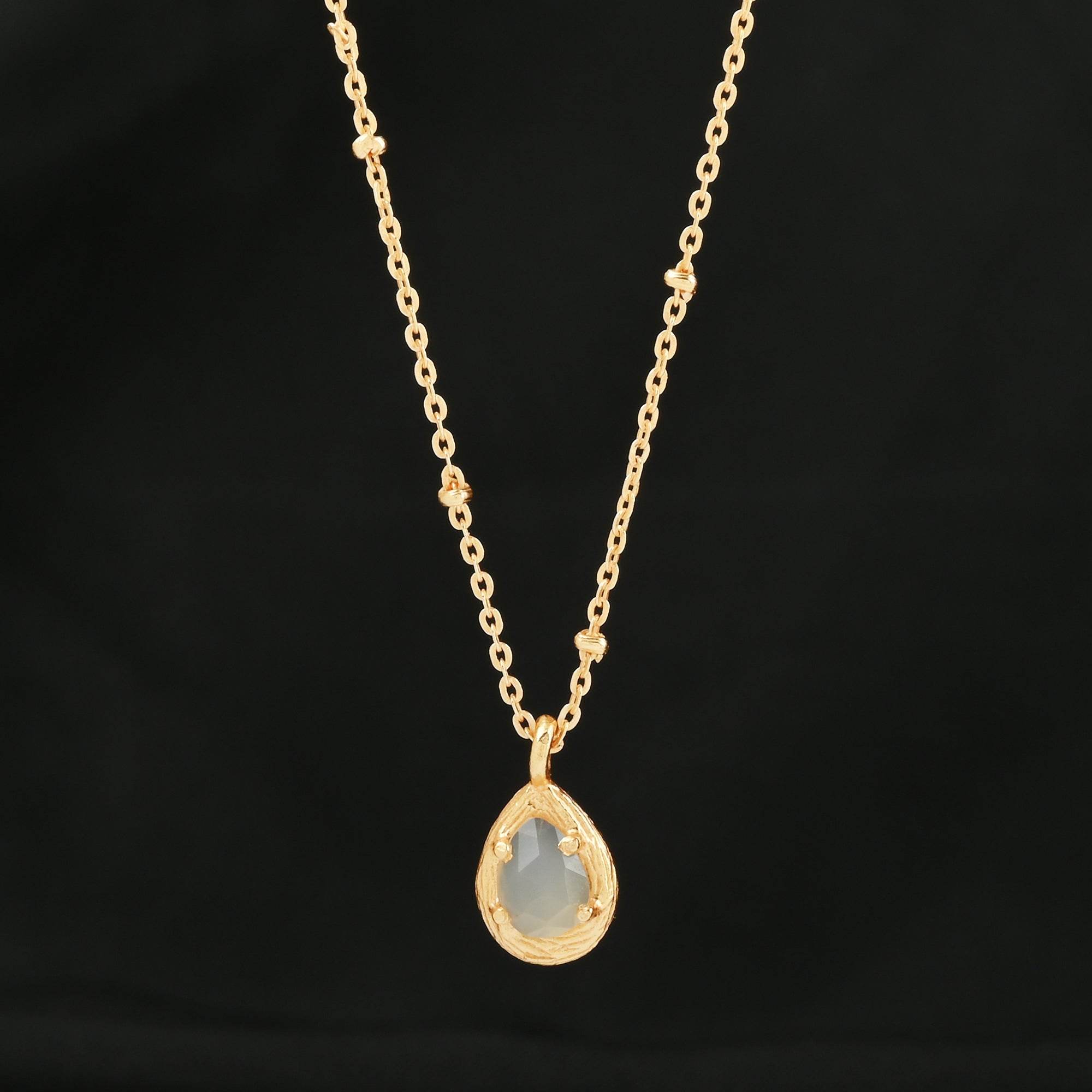 Allena White Chalcy Necklace - La Vitá Jewels