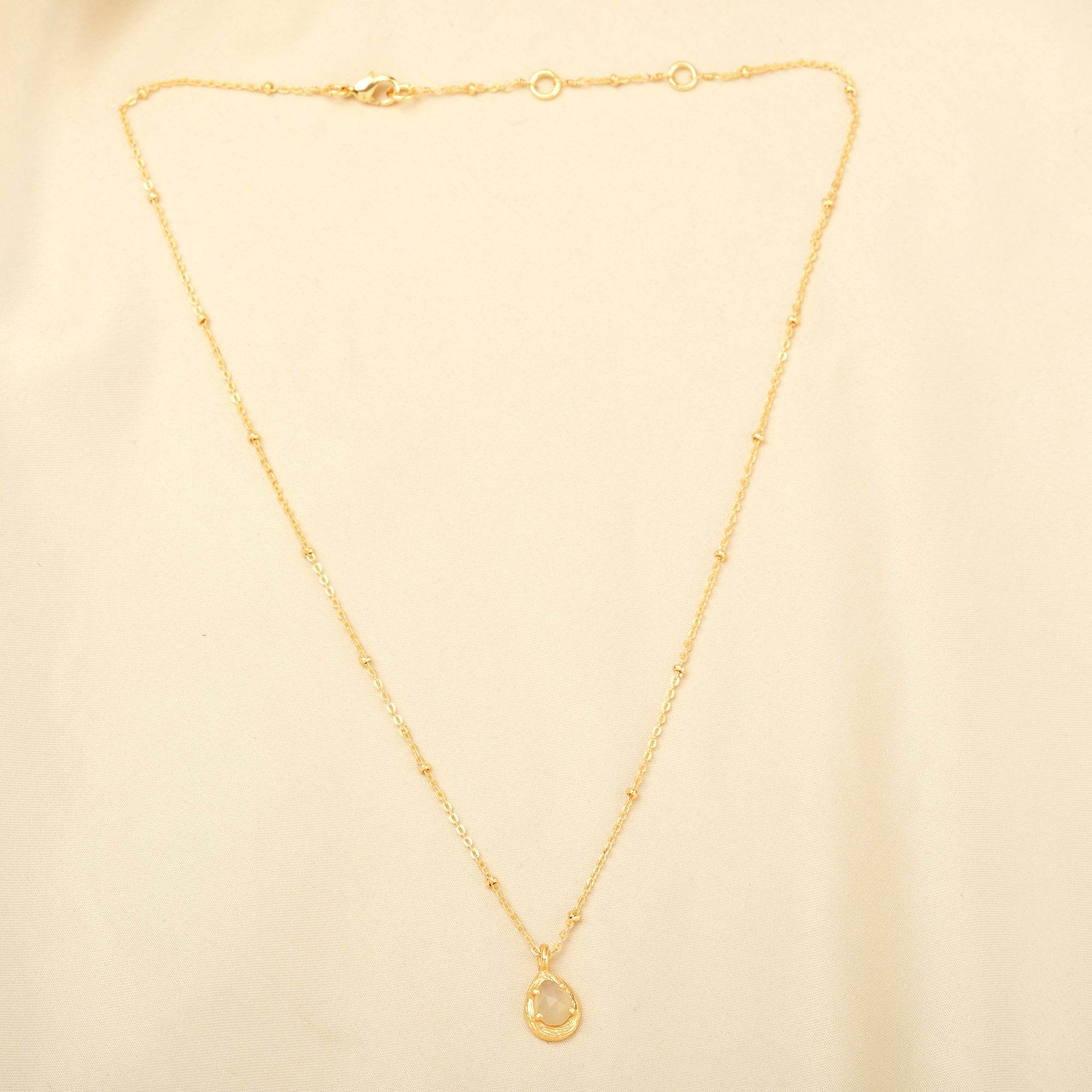 Allena White Chalcy Necklace - La Vitá Jewels