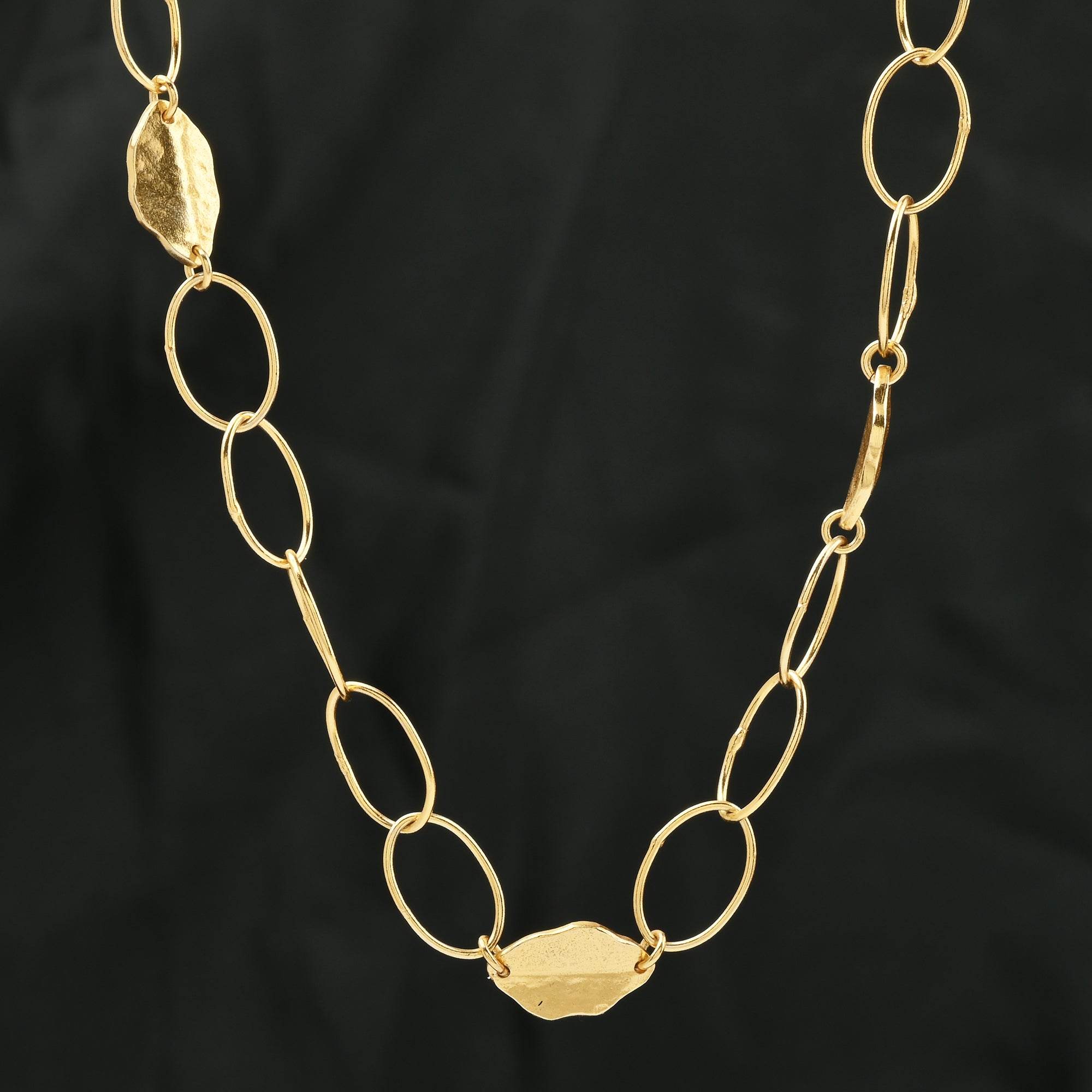 Interlocking with Hammered Leaf Necklaces - La Vitá Jewels