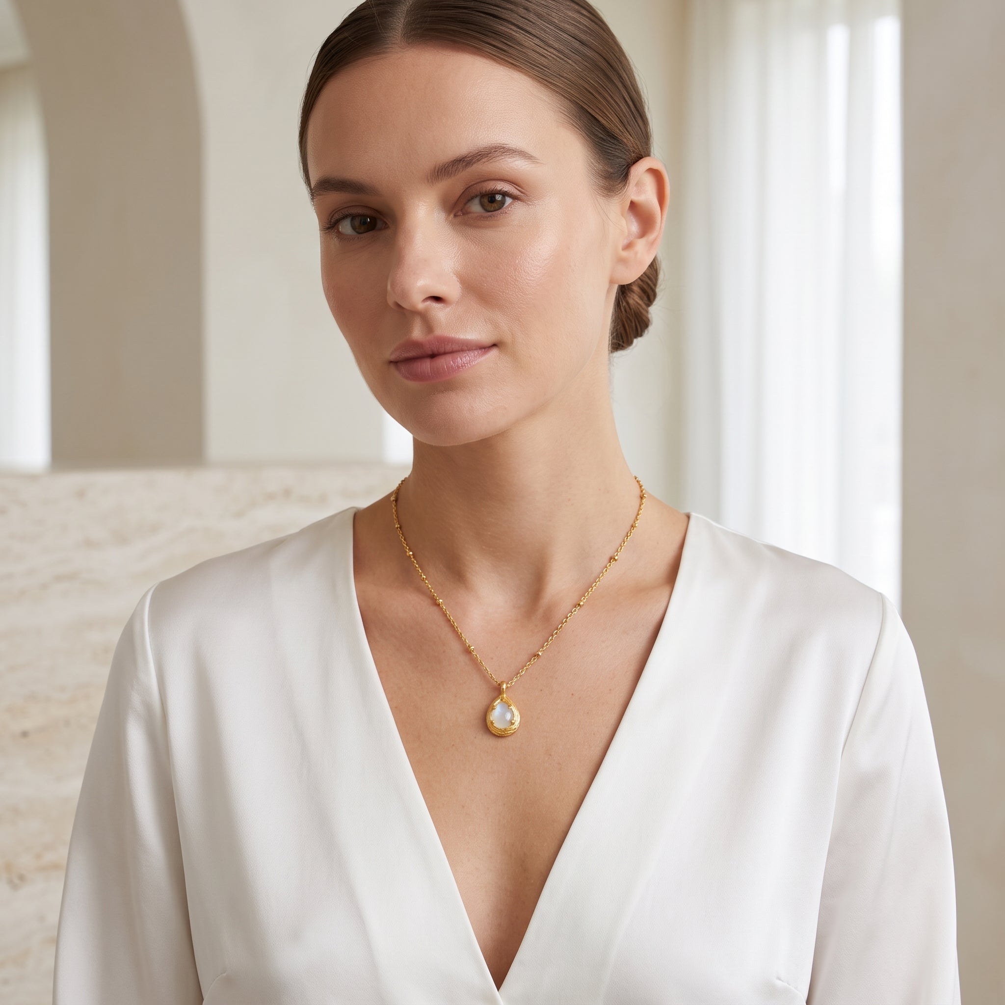 Allena White Chalcy Necklace