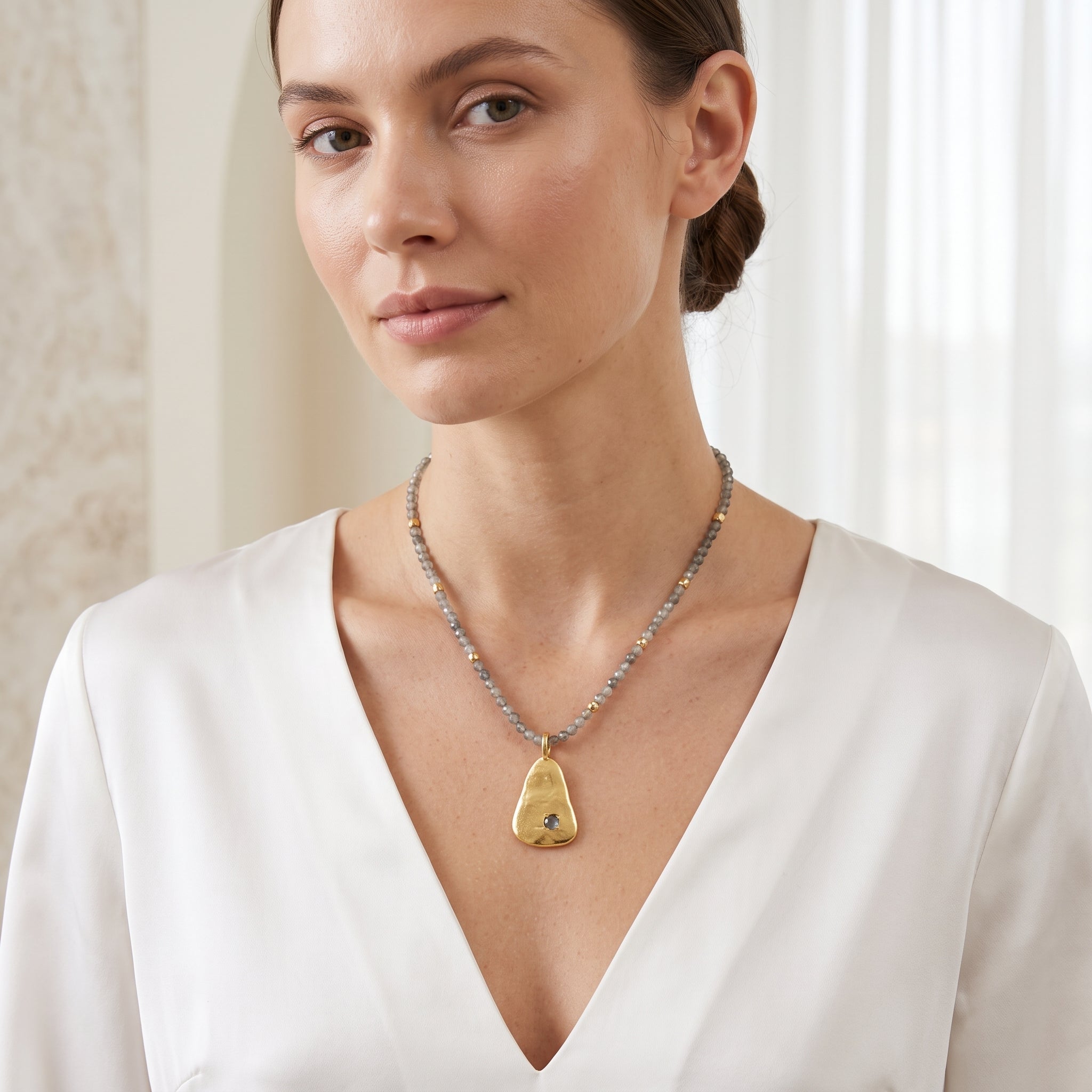 Metal Disc with Labradorite Beads Necklaces