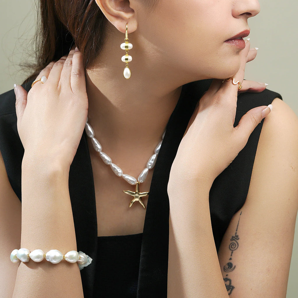 Moon Enlightenment Freshwater Pearl Earrings - La Vitá Jewels