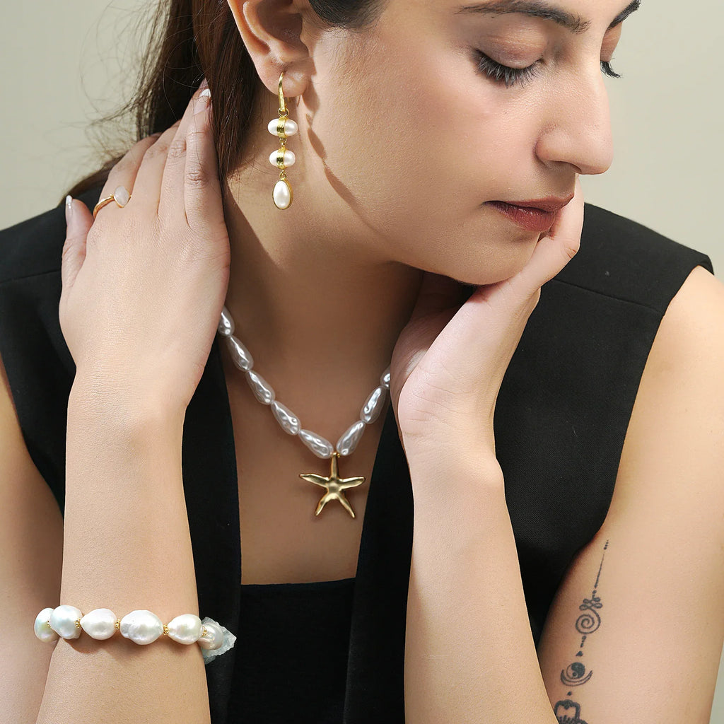 Moon Enlightenment Freshwater Pearl Earrings - La Vitá Jewels